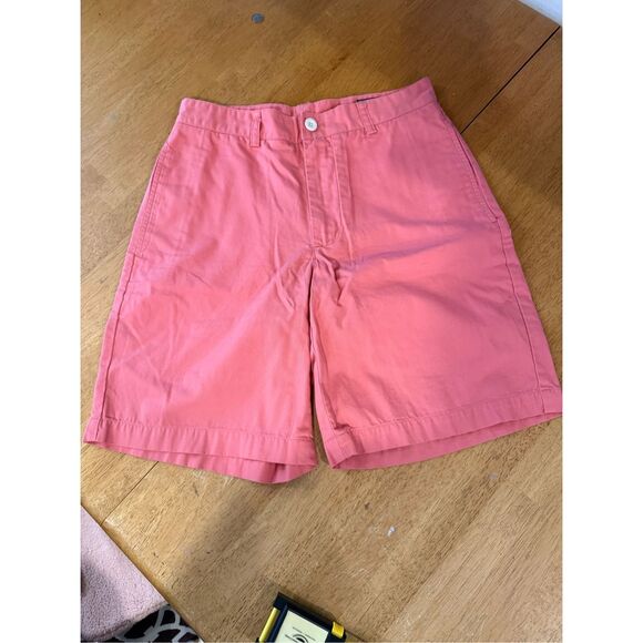 Vineyard Vines coral size 28 Bermuda shorts - Picture 2 of 8